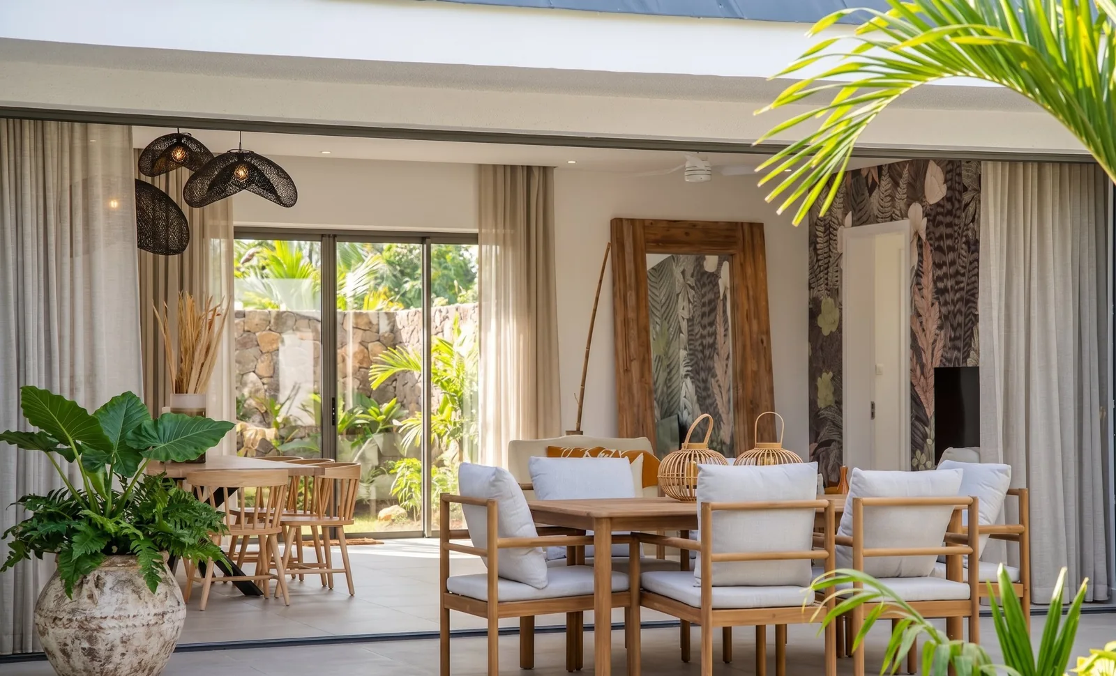 Piscine chauffée et kiosque tropical de la Villa Easile à Grand Baie